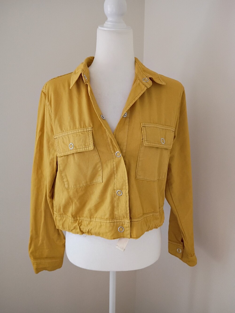 Hem & Thread Mustard Yellow Snap Button Cropped Shacket Size Small